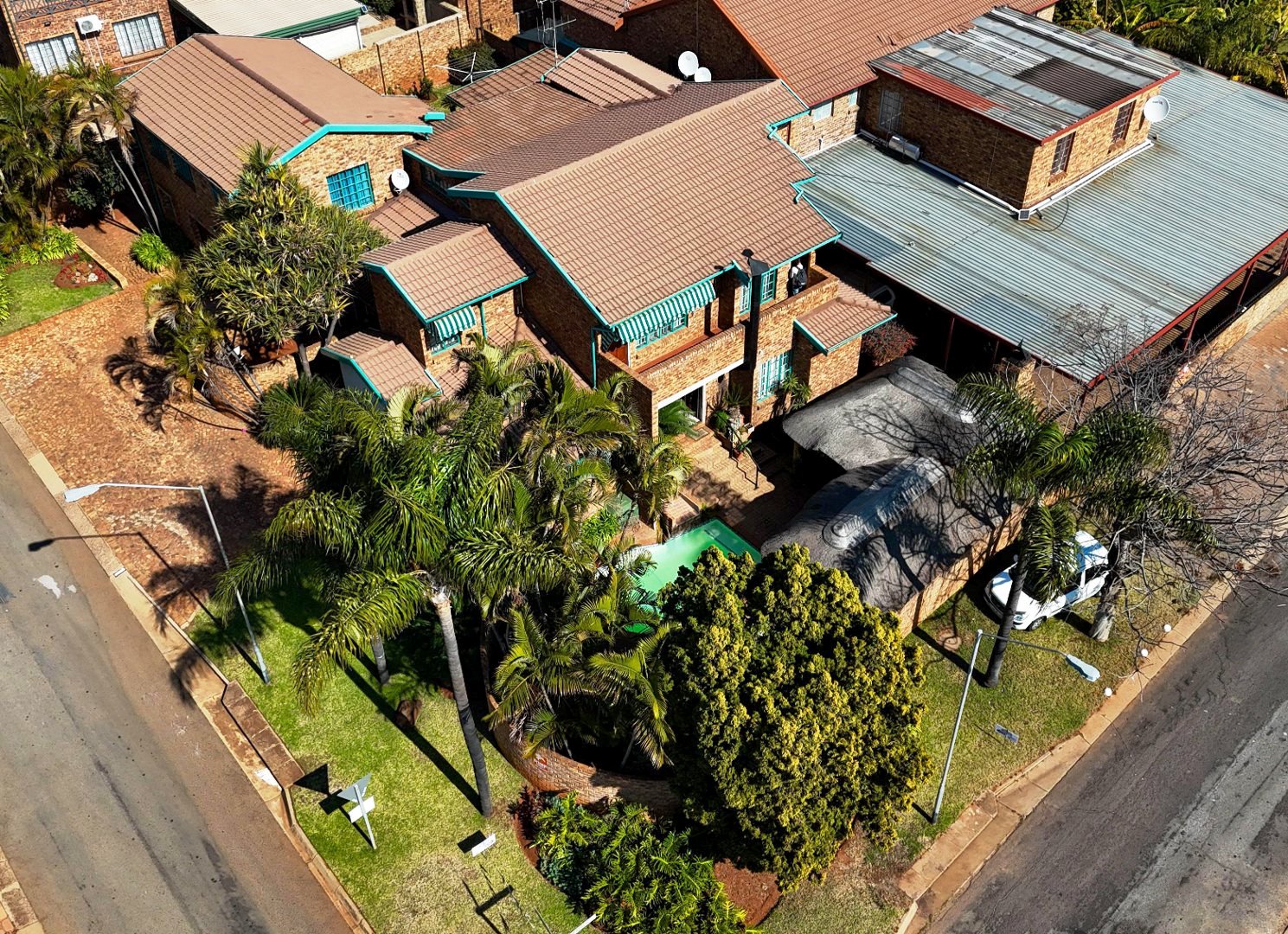 Five bedroom house for sale in Montana Park