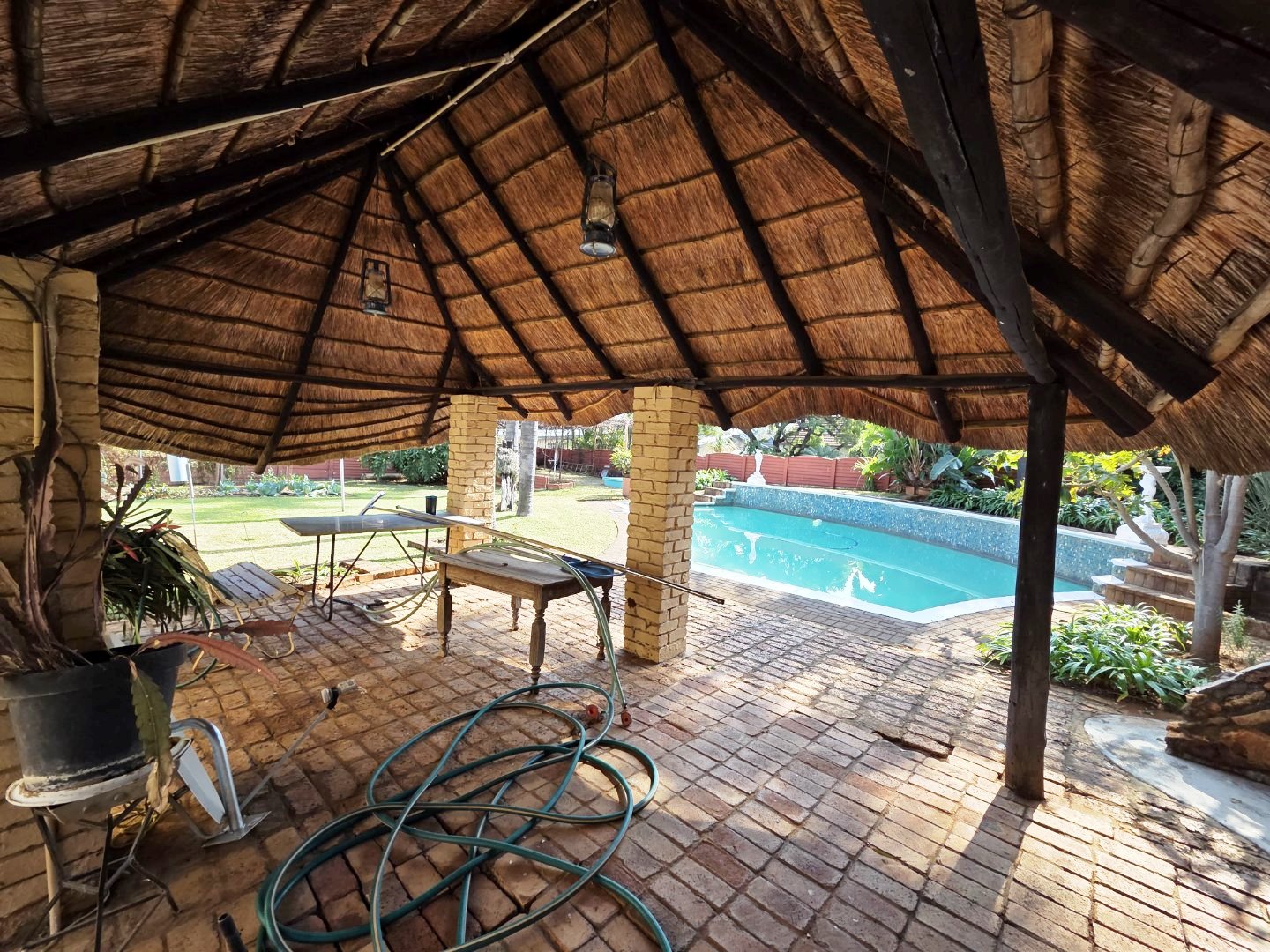 Three bedroom house for sale in Sinoville