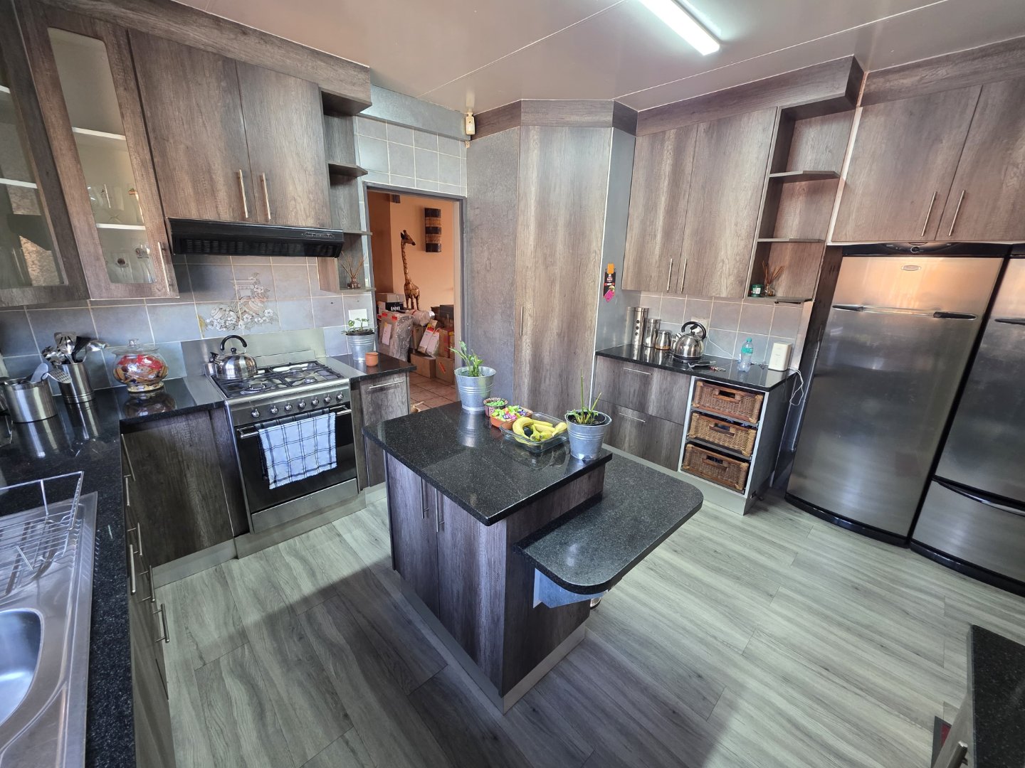 Three bedroom house for sale in Sinoville