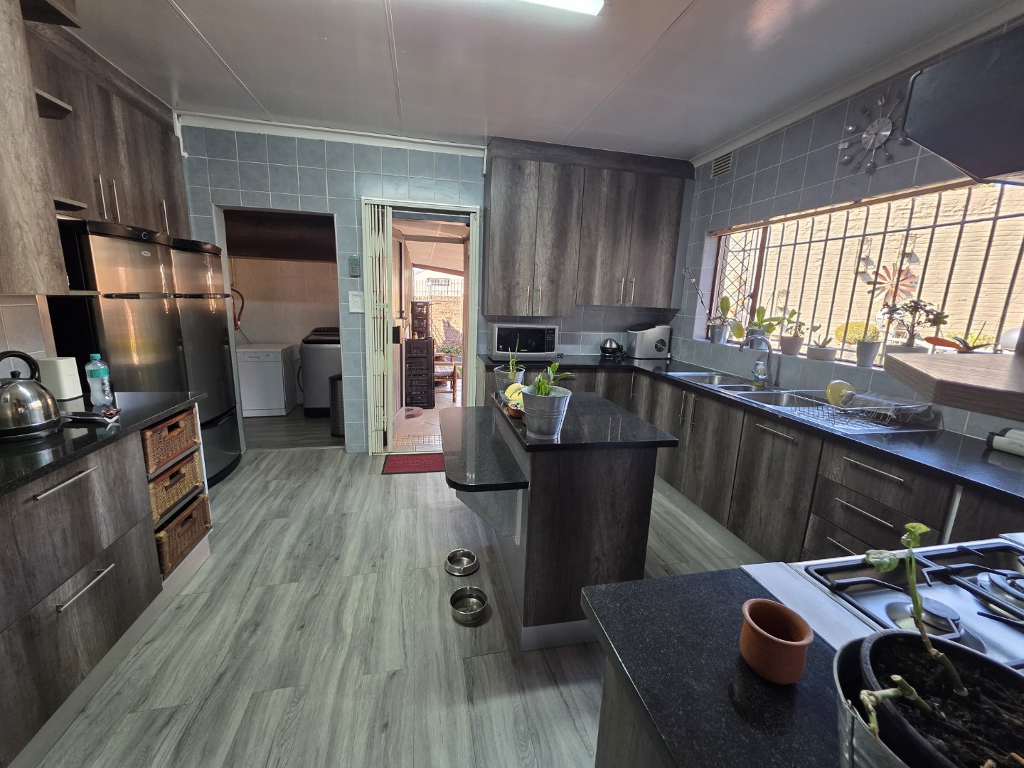 Three bedroom house for sale in Sinoville