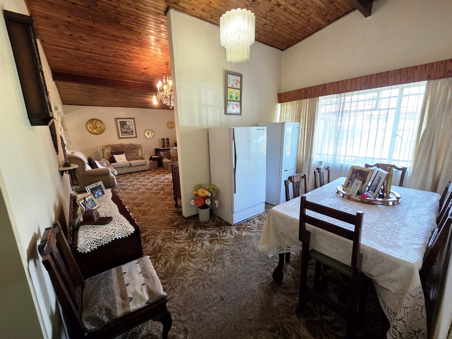 Three bedroom house for sale in Sinoville