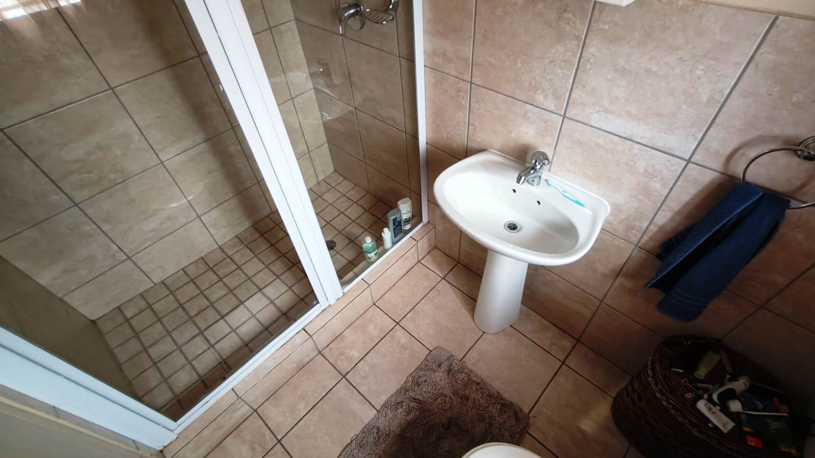 Corner stand two bedroom for sale in Annlin