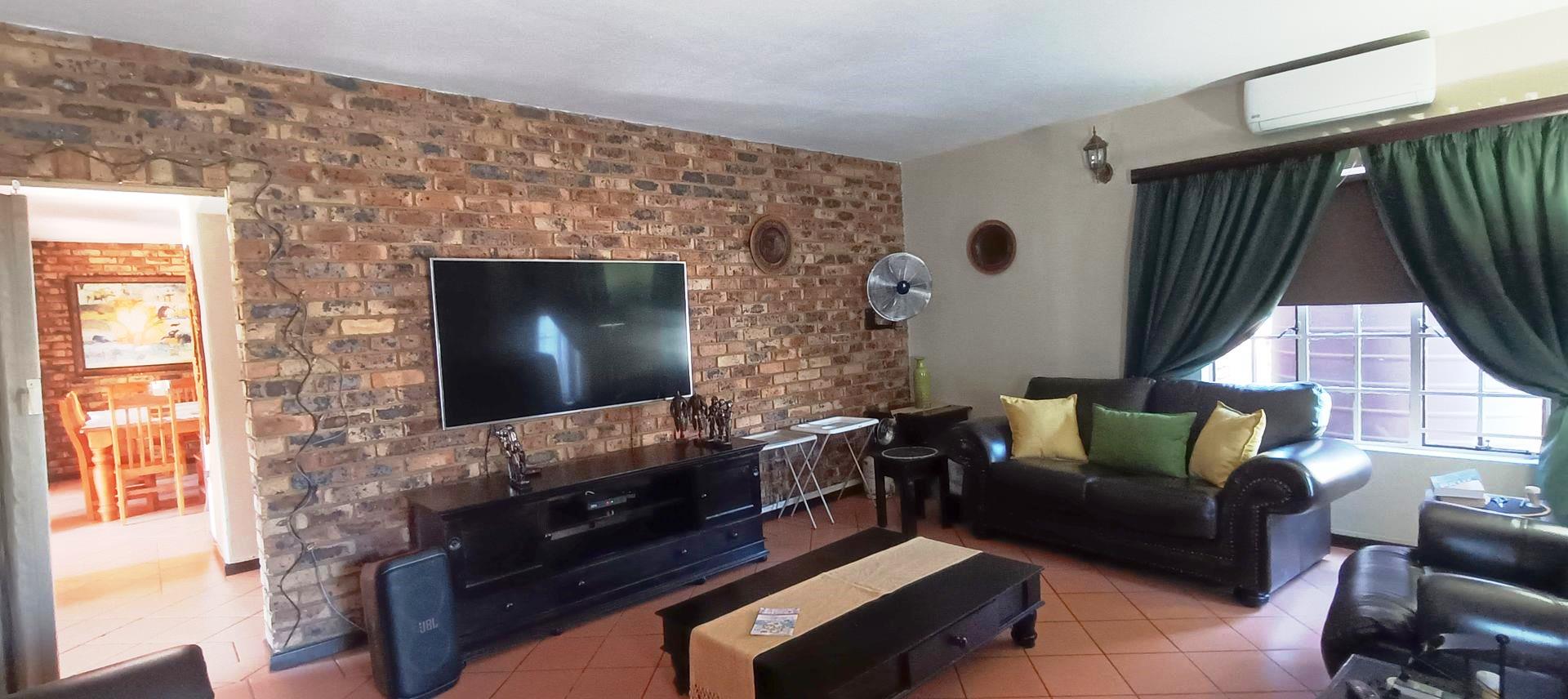 Five bedroom house with granny flat for sale