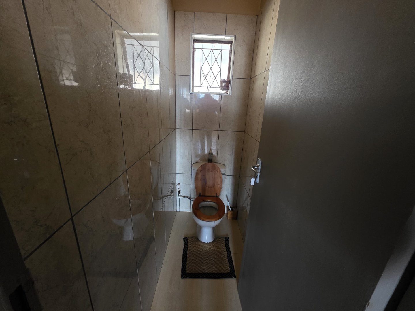 Three bedroom house for sale in Sinoville