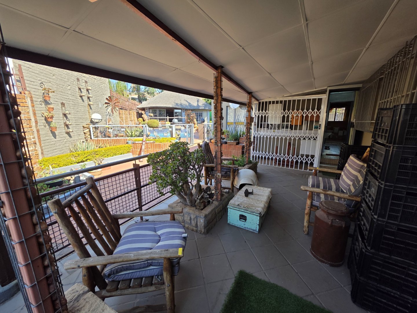 Three bedroom house for sale in Sinoville