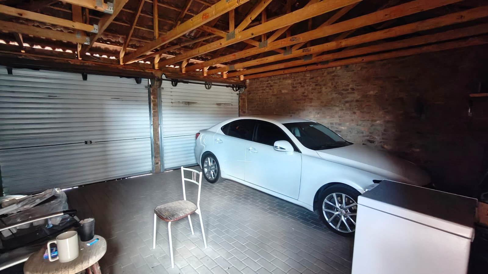 Corner stand two bedroom for sale in Annlin