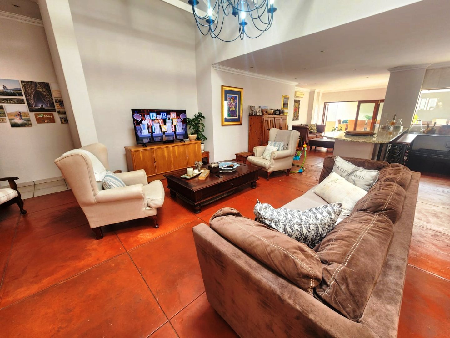 Stylish four bedroom house for sale in ZCE