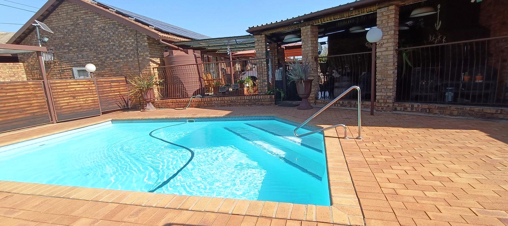 Five bedroom house with granny flat for sale