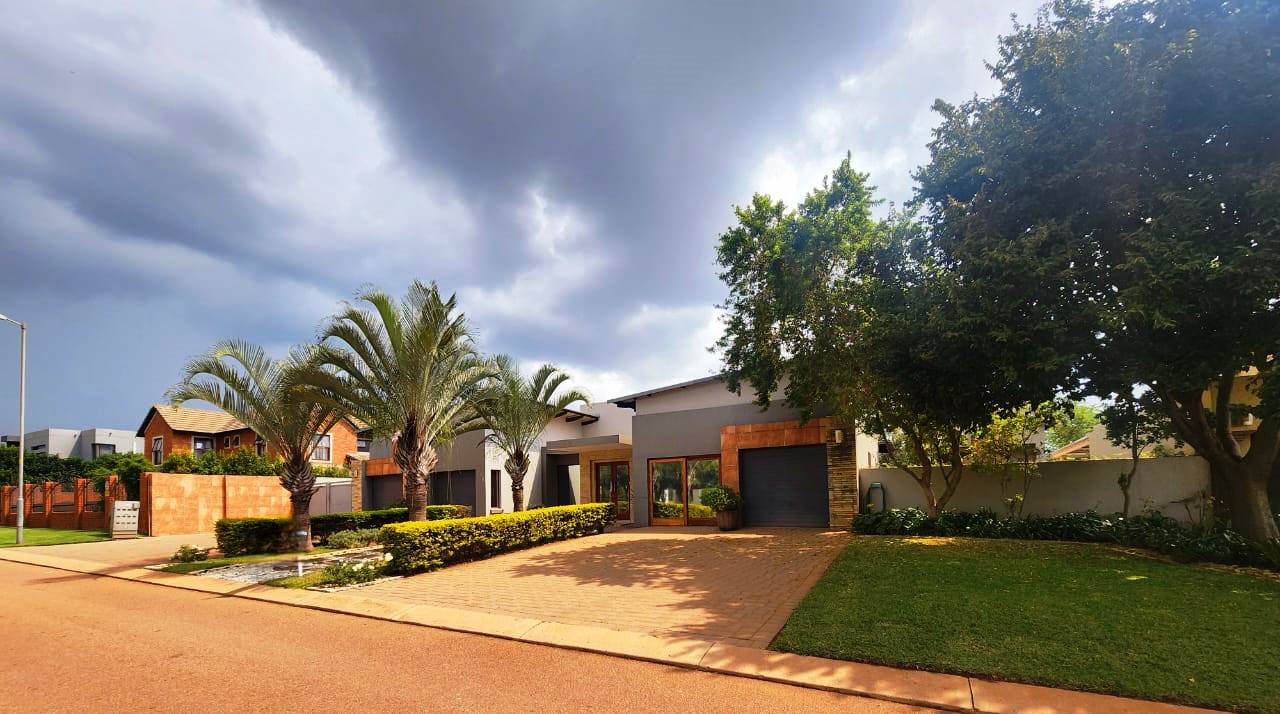 Stylish four bedroom house for sale in ZCE