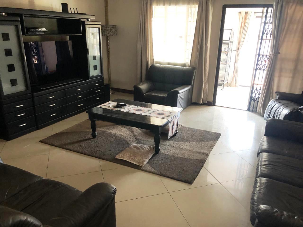 Upmarket large five bedroom with flat for sale