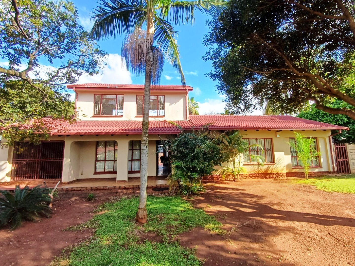 Three bedroom with loft and borehole for sale