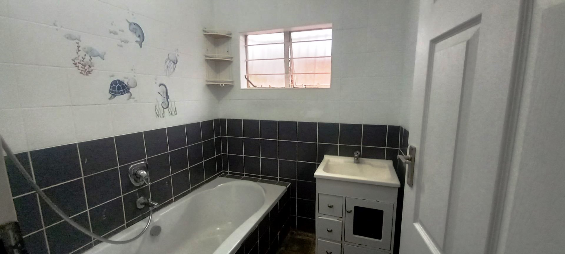 Three bedroom for sale in old Doornpoort