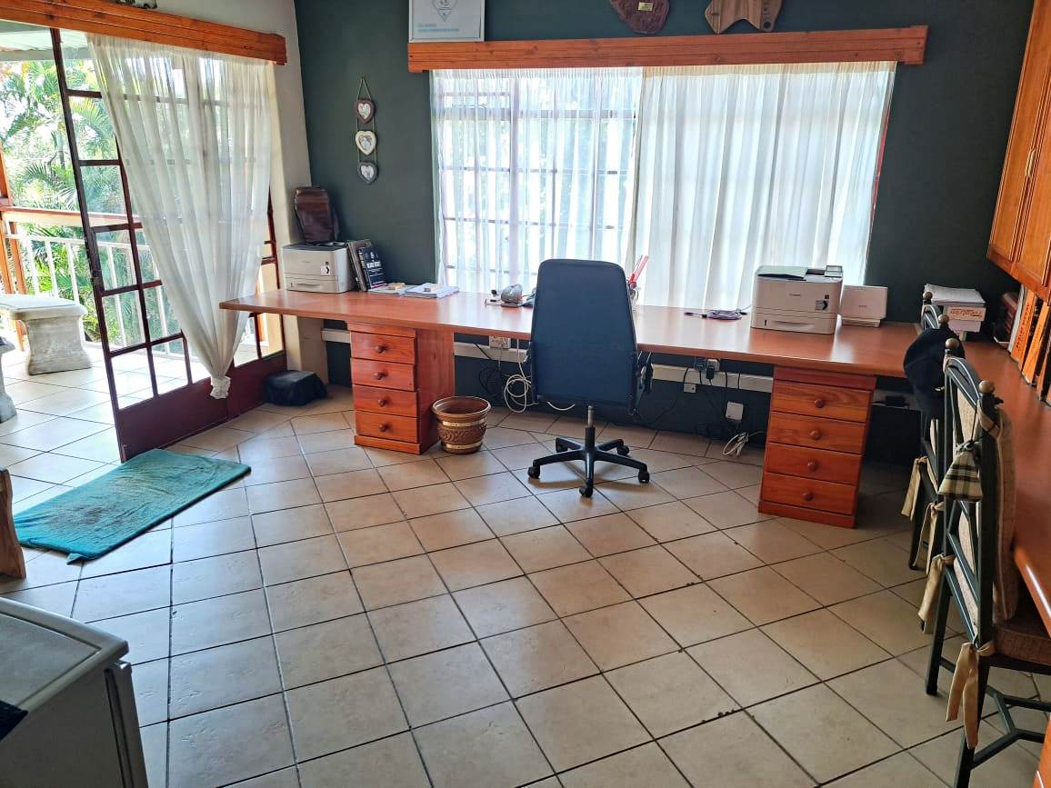 Four bedroom house for sale in Montana Park