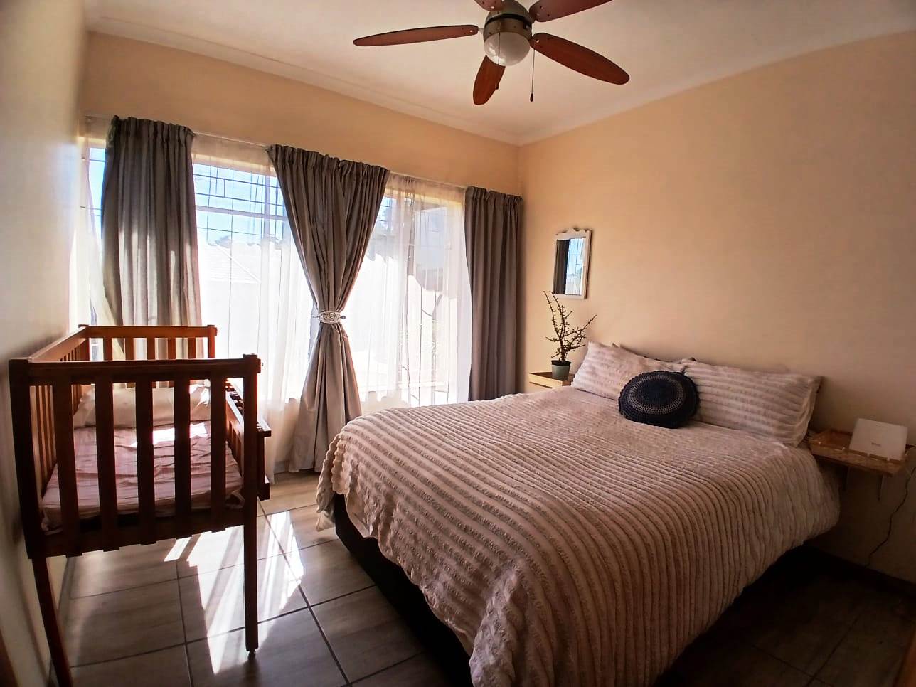 Four bedroom house for sale in Magalieskruin