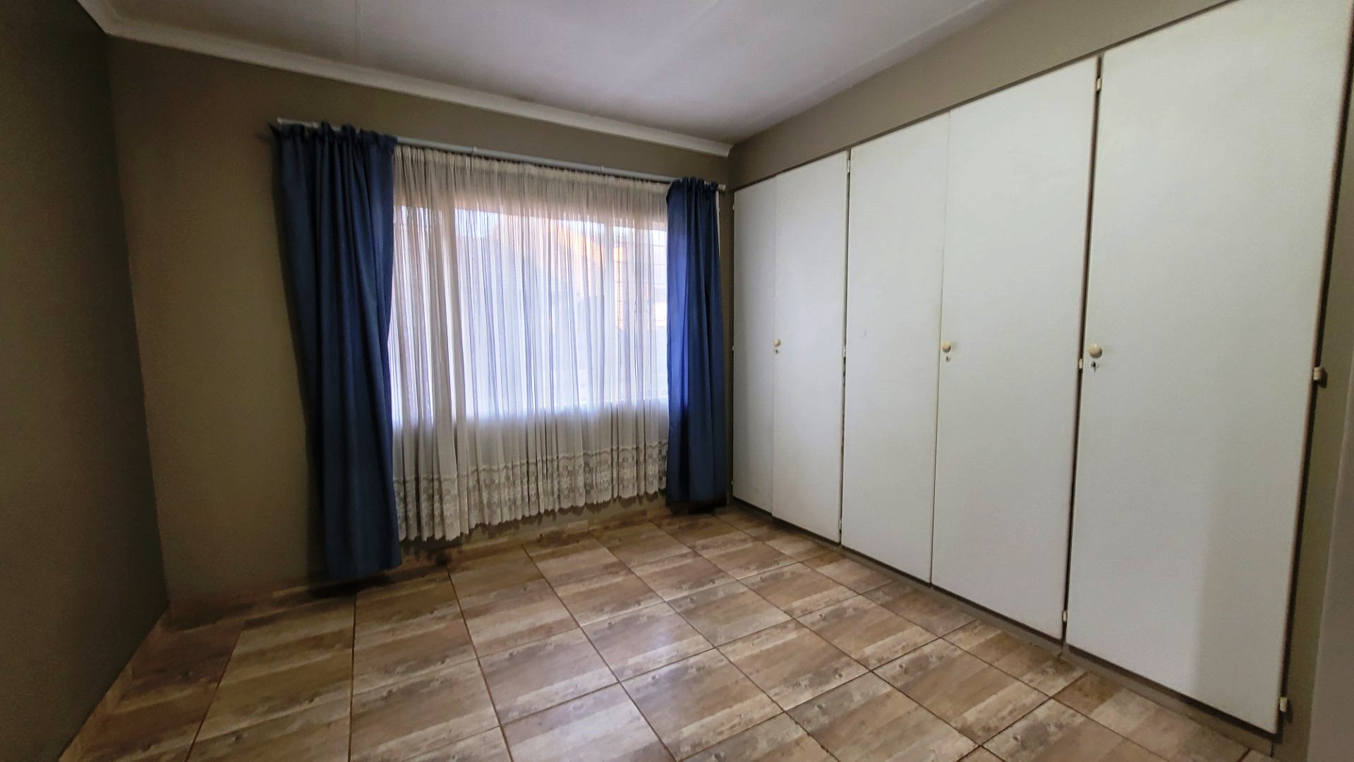 Three bedroom with study for sale in Doornpoort