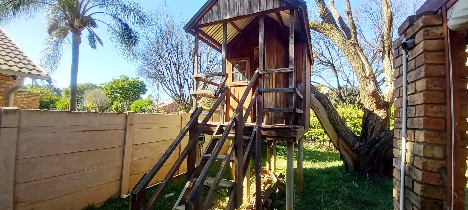 Three bedroom for sale in old Doornpoort