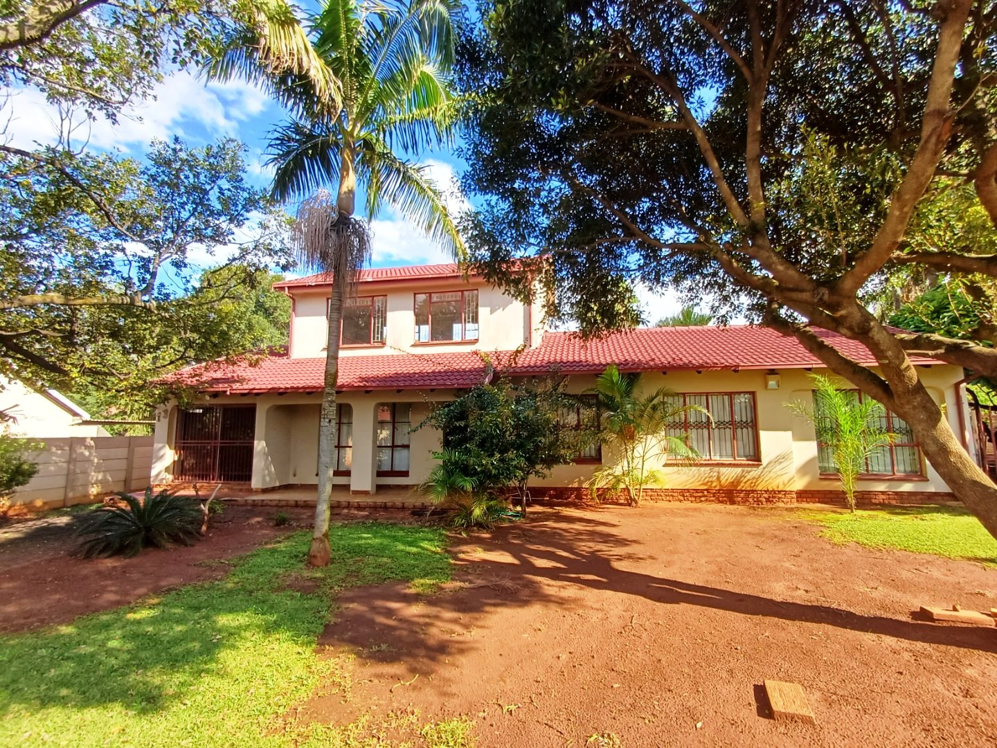 Three bedroom with loft and borehole for sale