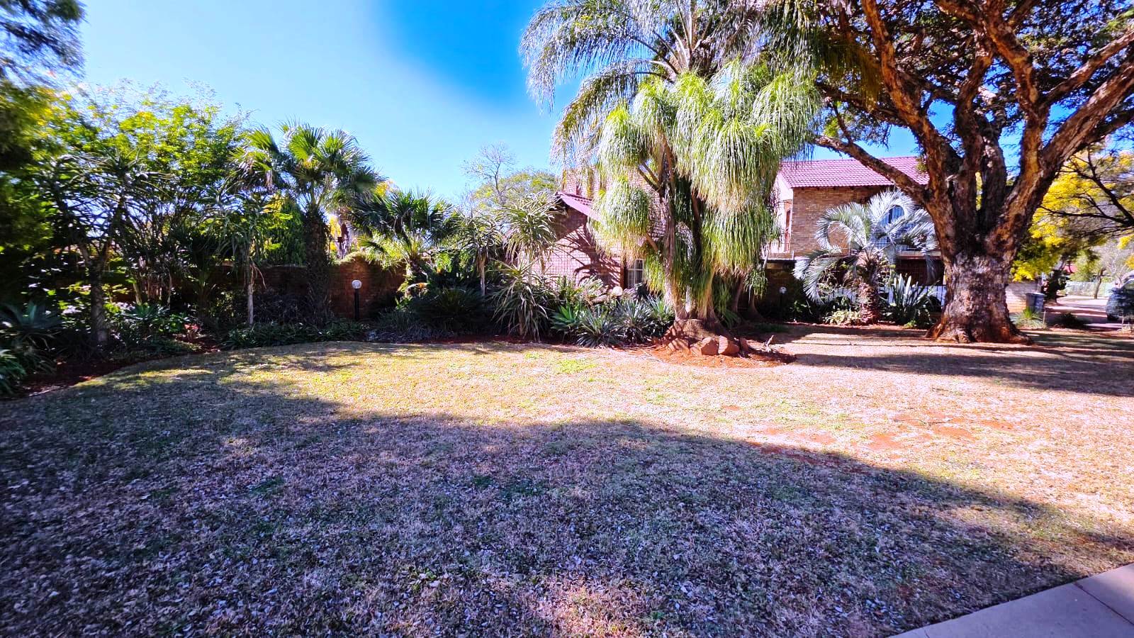 Three bedroom house with flatlet for sale