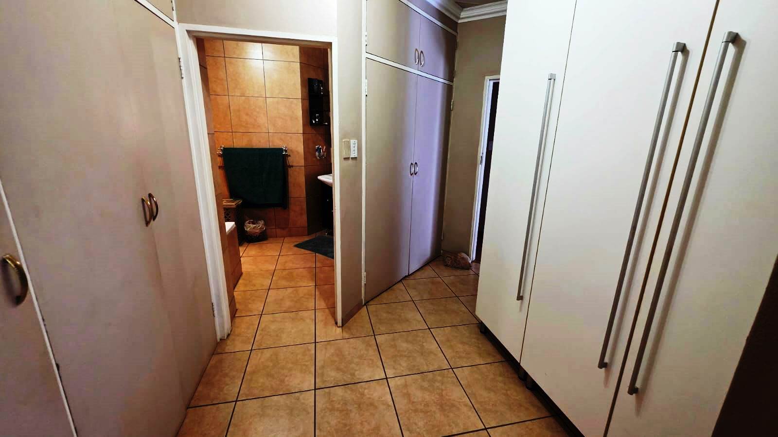 Three bedroom house with flatlet for sale