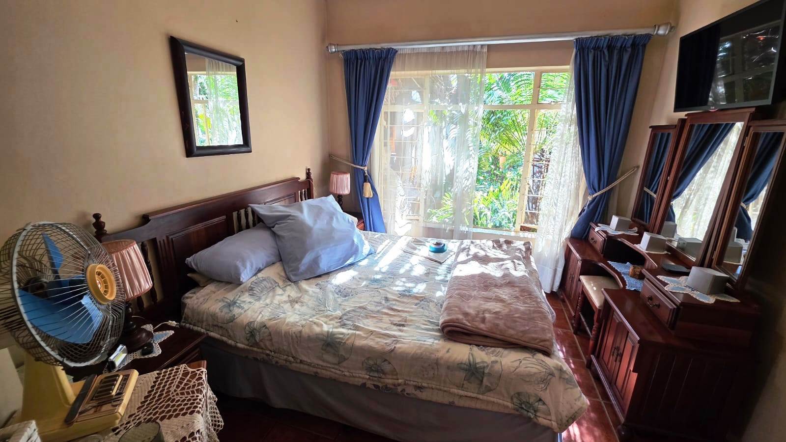 Three bedroom house with flatlet for sale