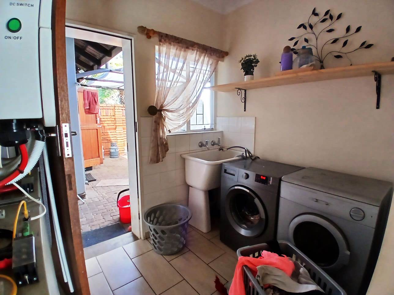 Four bedroom house for sale in Magalieskruin