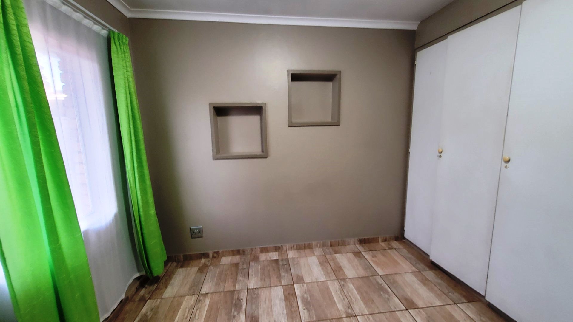 Three bedroom with study for sale in Doornpoort