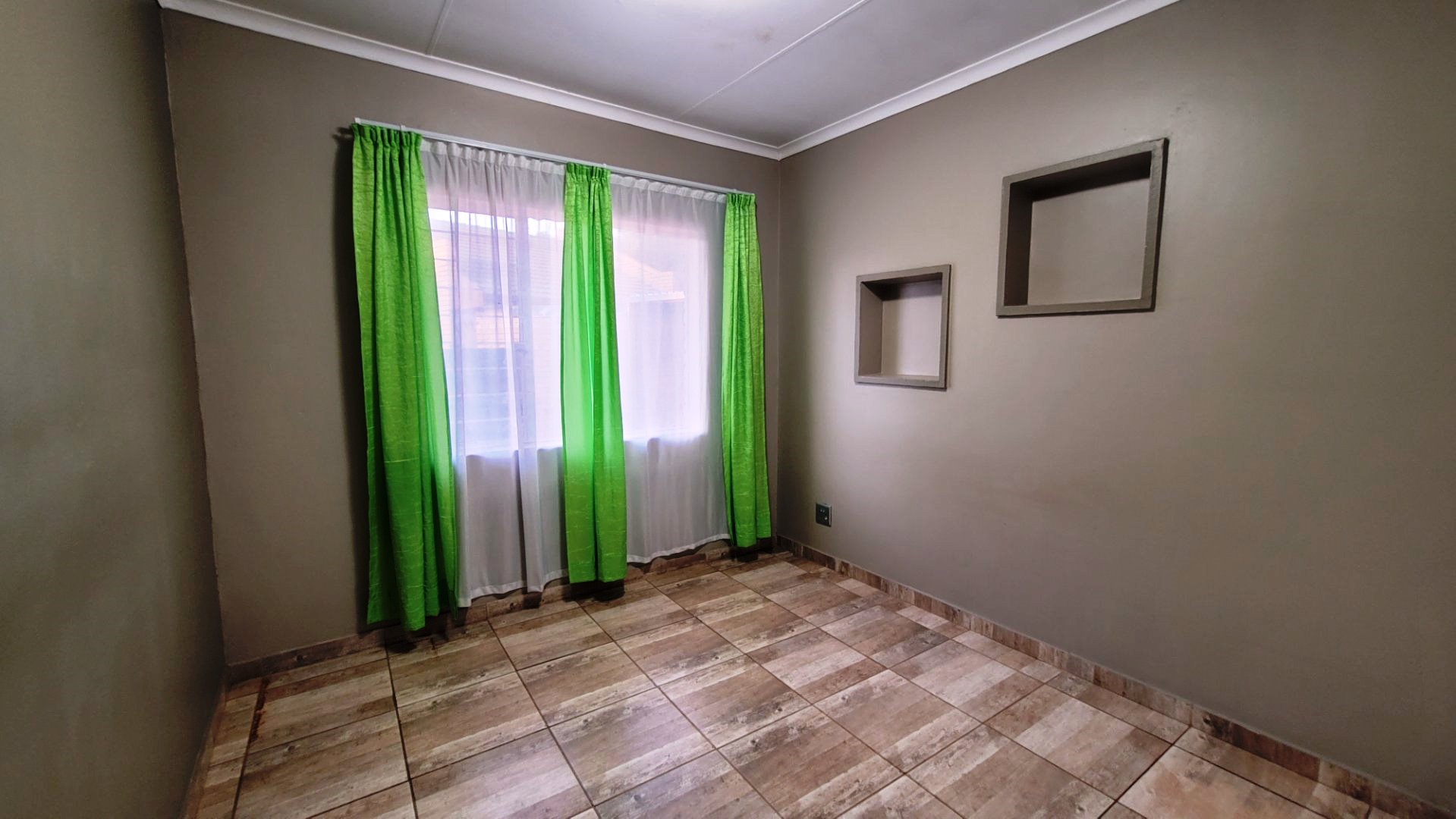 Three bedroom with study for sale in Doornpoort