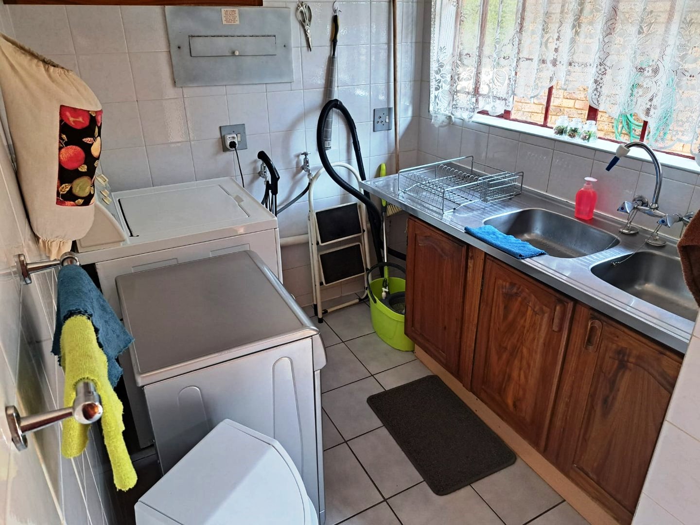 Four bedroom house for sale in Montana Park