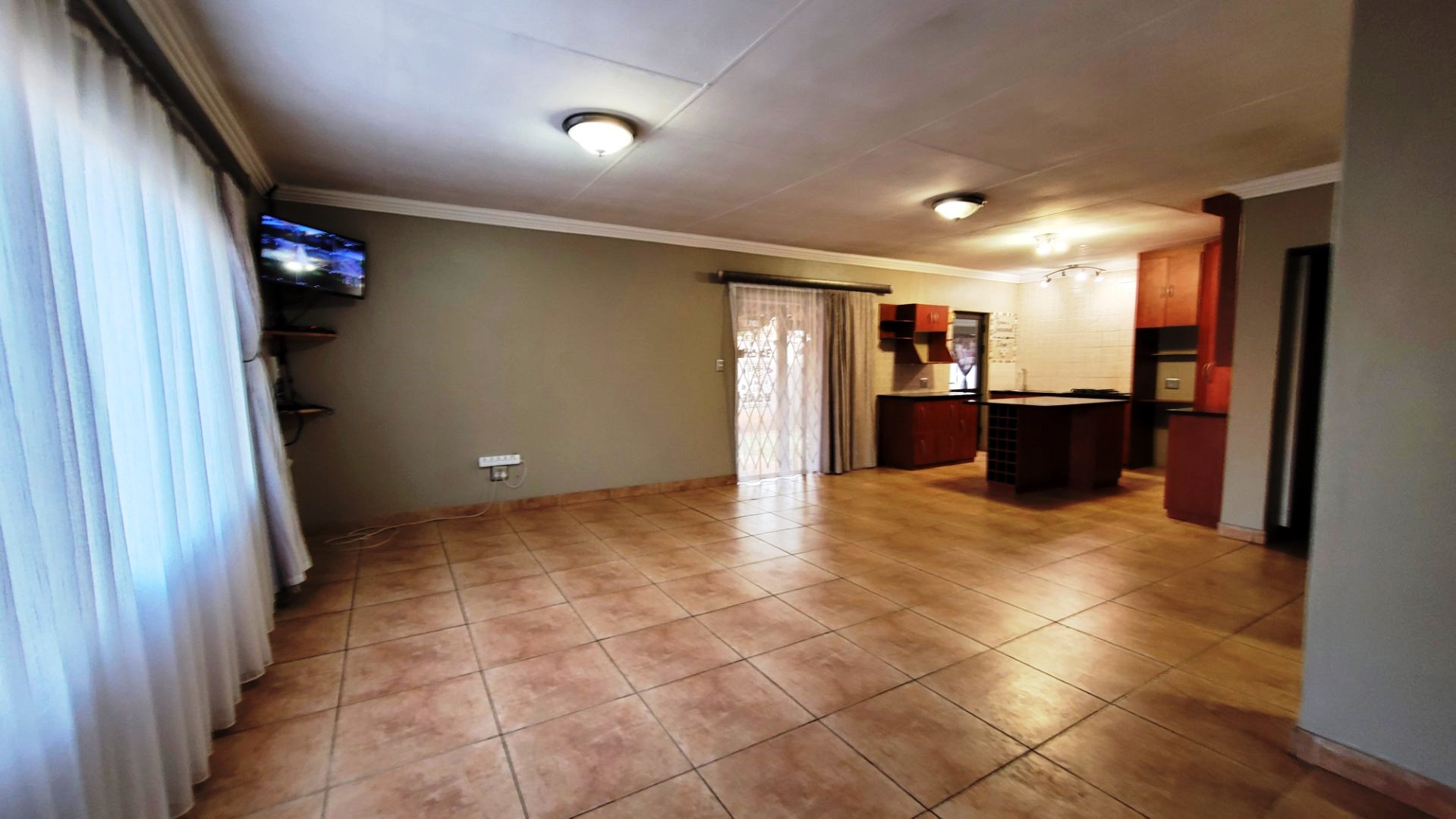 Three bedroom with study for sale in Doornpoort