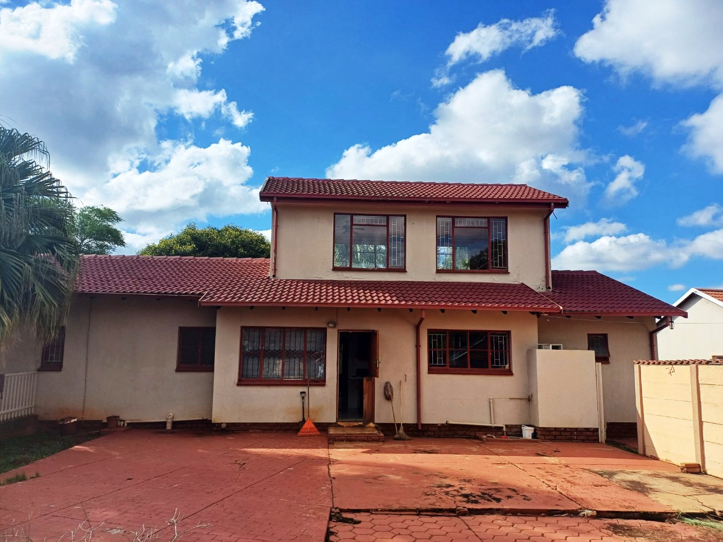 Three bedroom with loft and borehole for sale