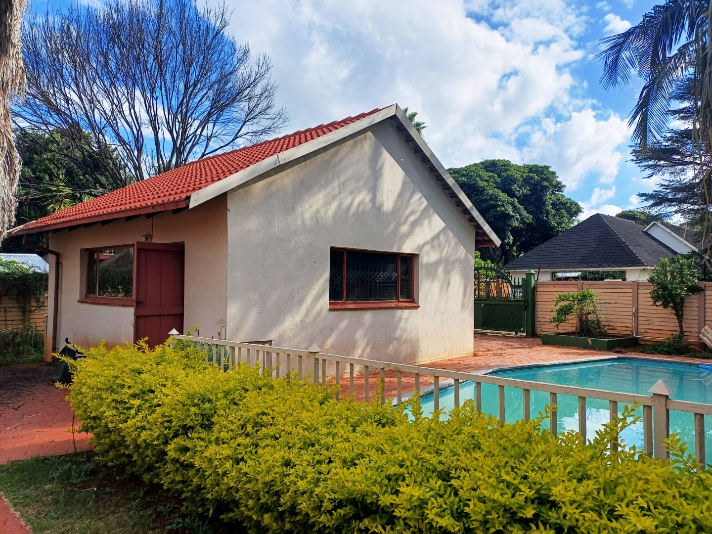 Three bedroom with loft and borehole for sale