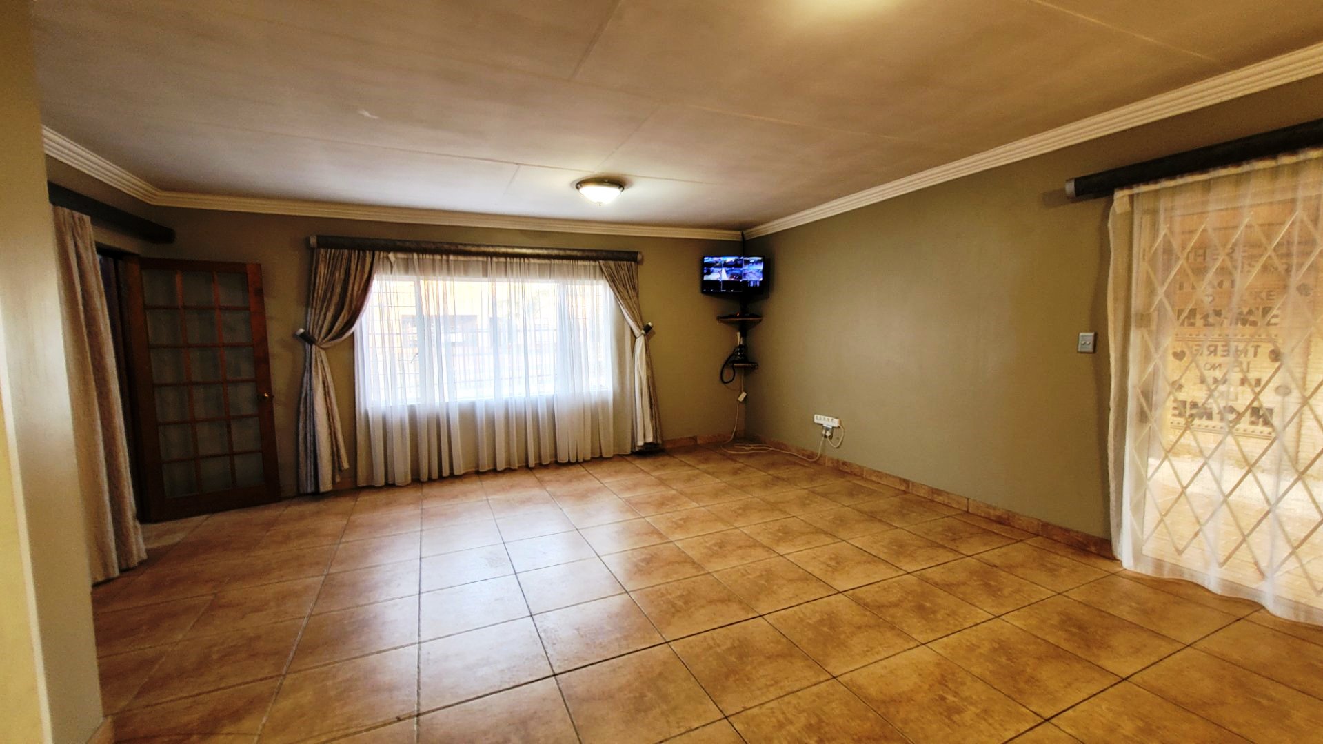 Three bedroom with study for sale in Doornpoort