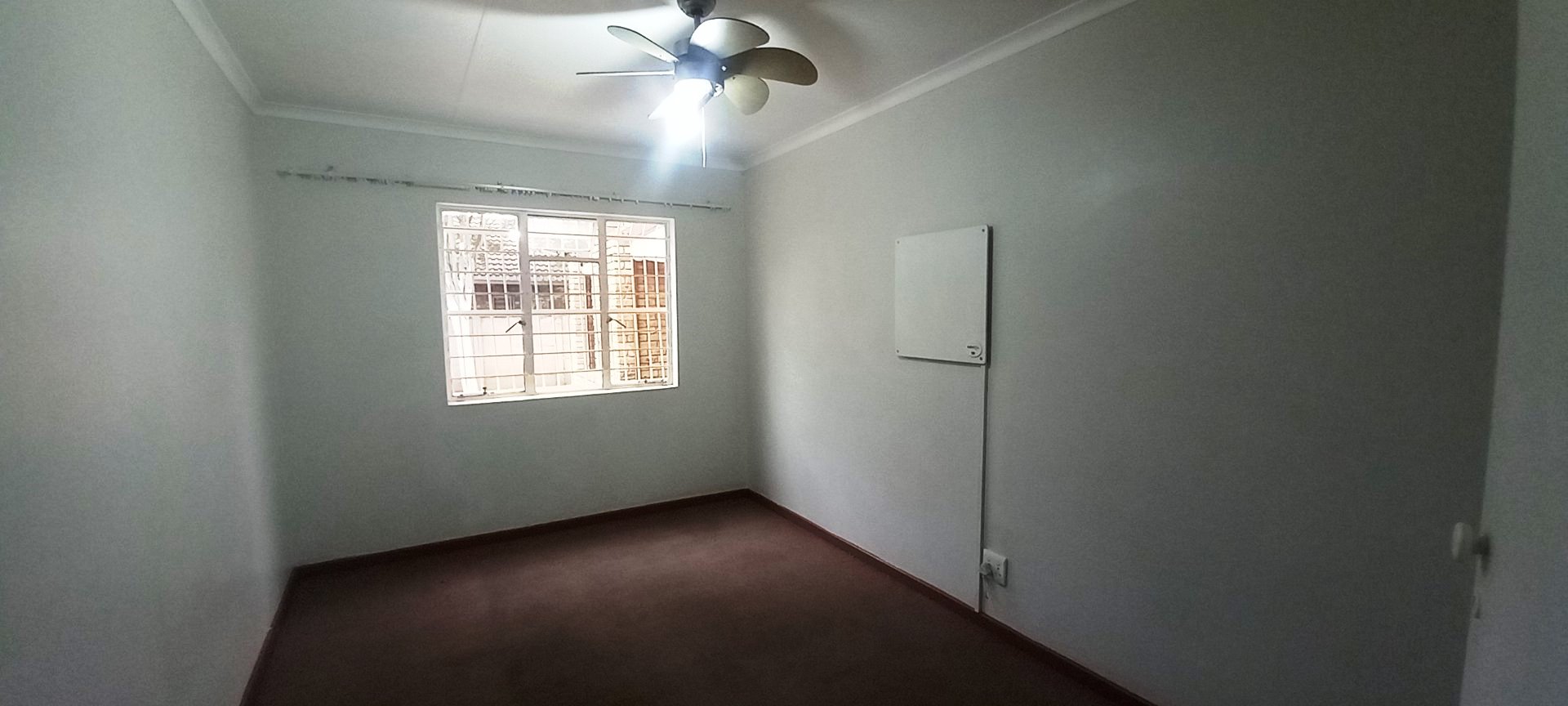 Three bedroom for sale in old Doornpoort