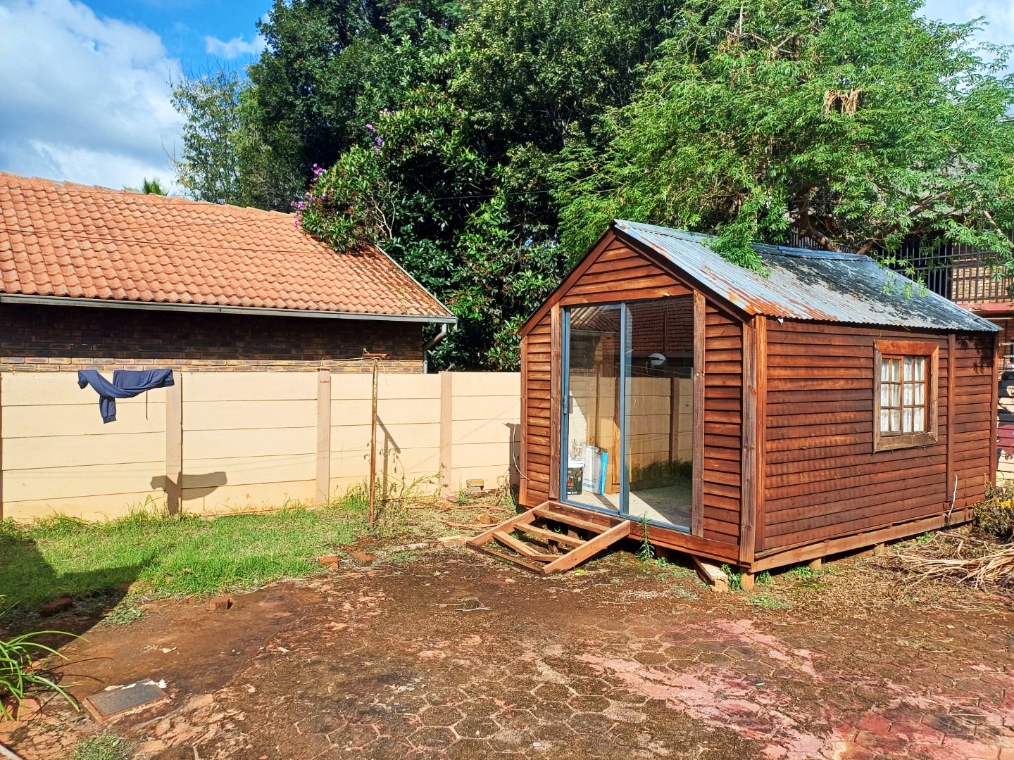 Three bedroom with loft and borehole for sale