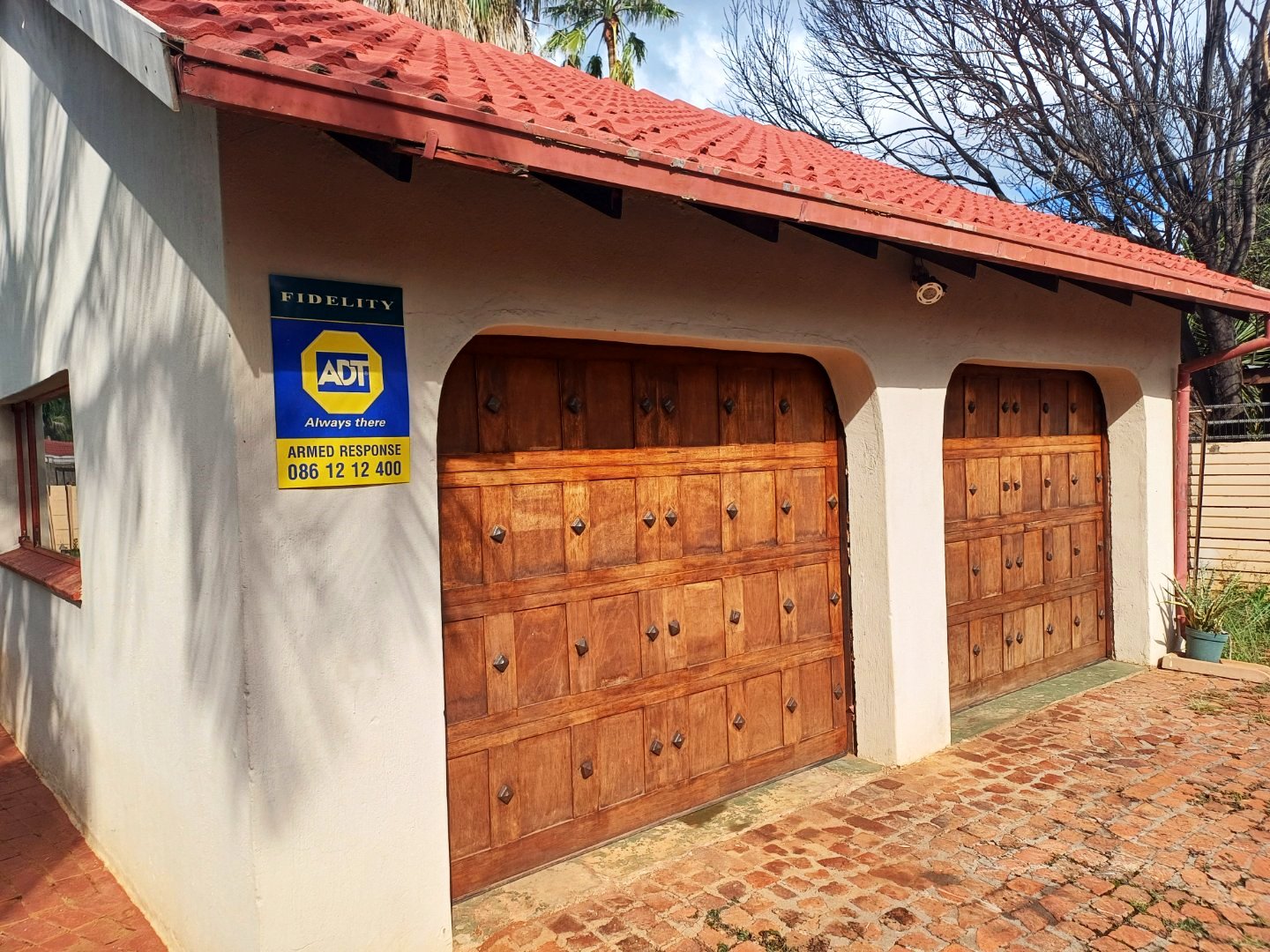 Three bedroom with loft and borehole for sale