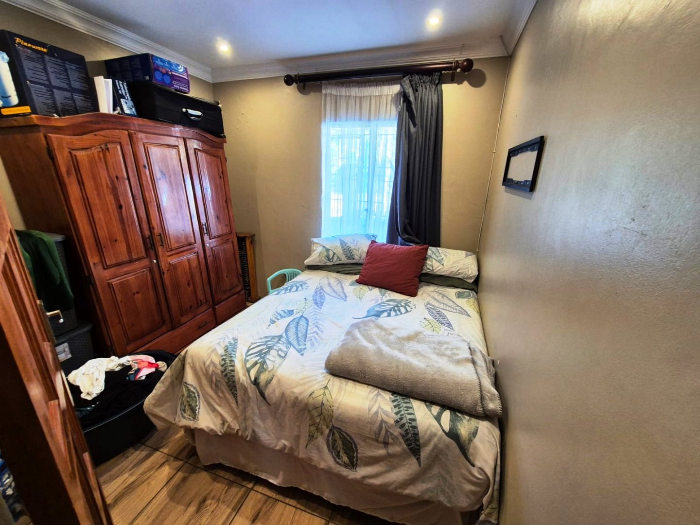 Three bedroom house for sale in Magalieskruin