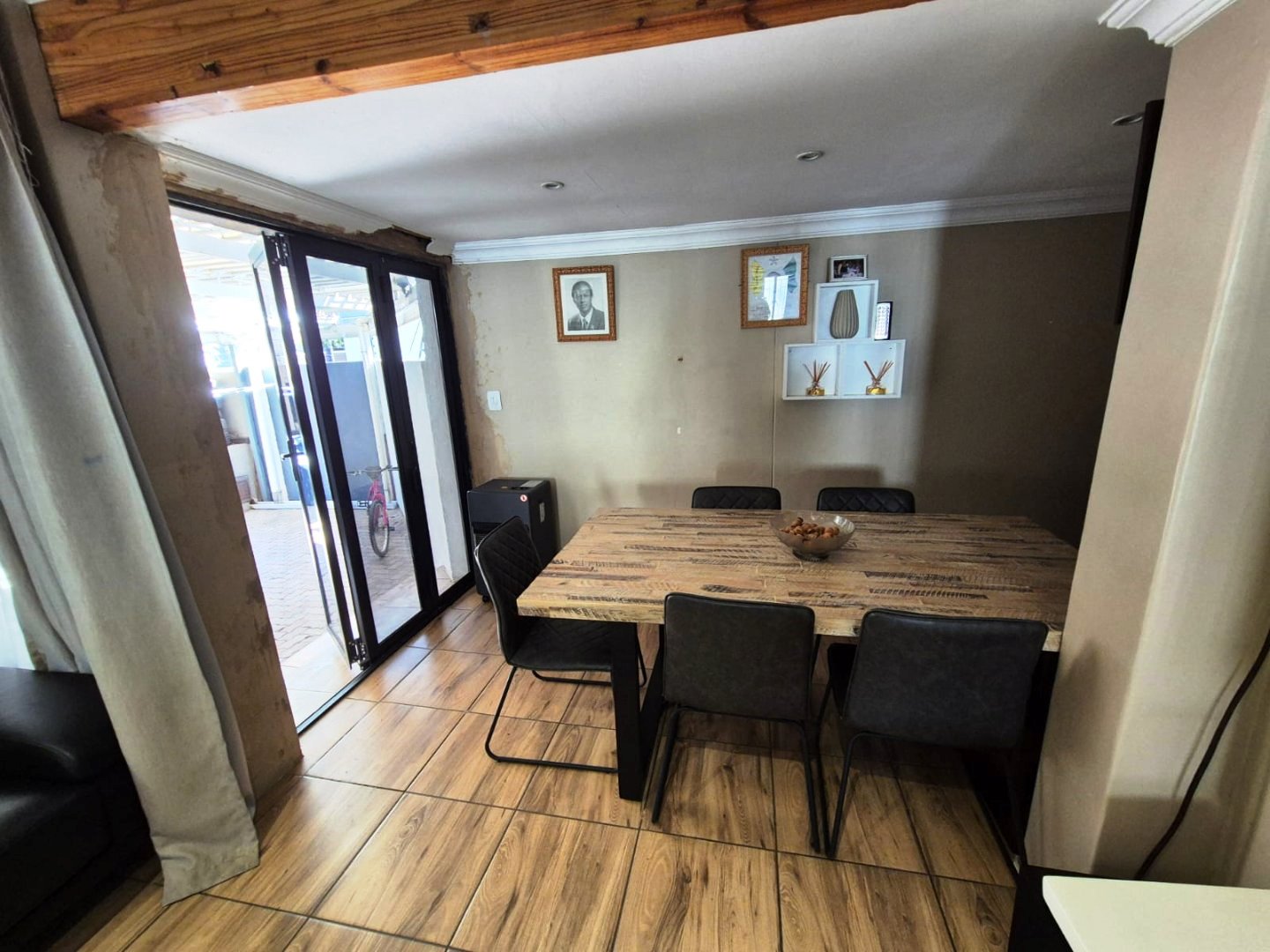 Three bedroom house for sale in Magalieskruin