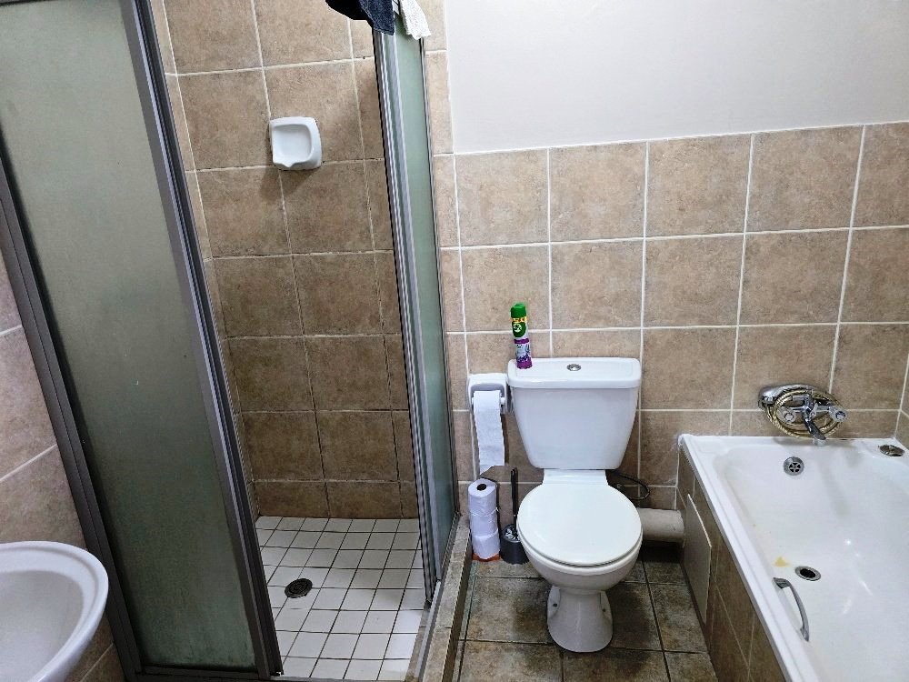 Three bedroom townhouse for sale in Sinoville