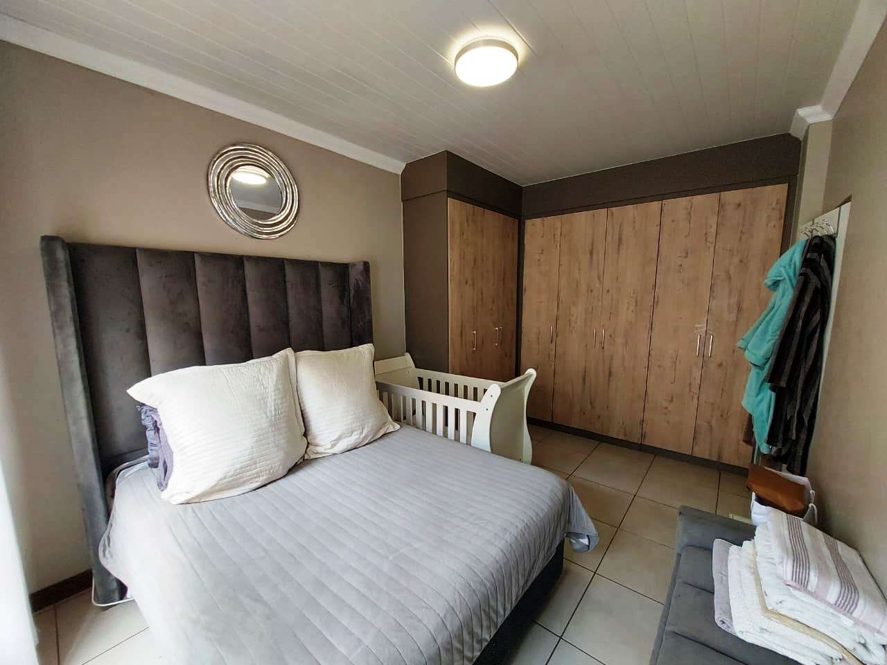 Three bedroom simplex for sale in Montana