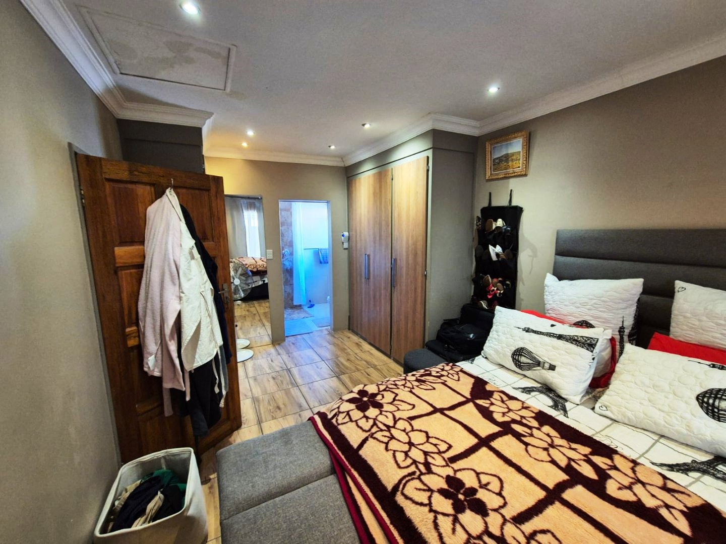 Three bedroom house for sale in Magalieskruin