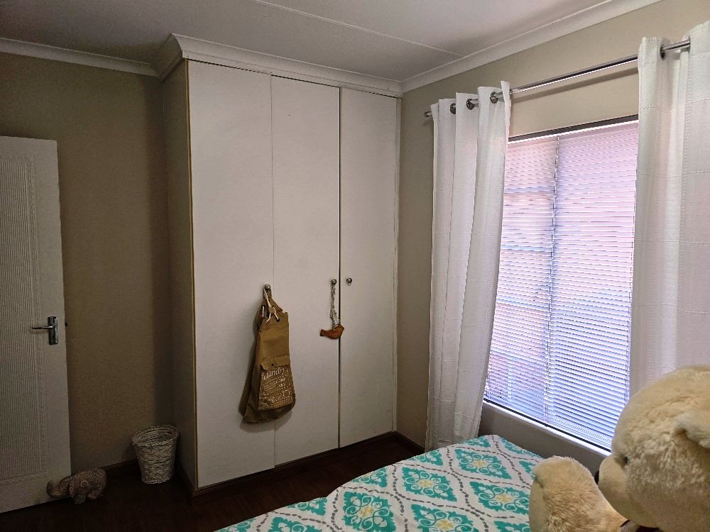 Three bedroom townhouse for sale in Sinoville