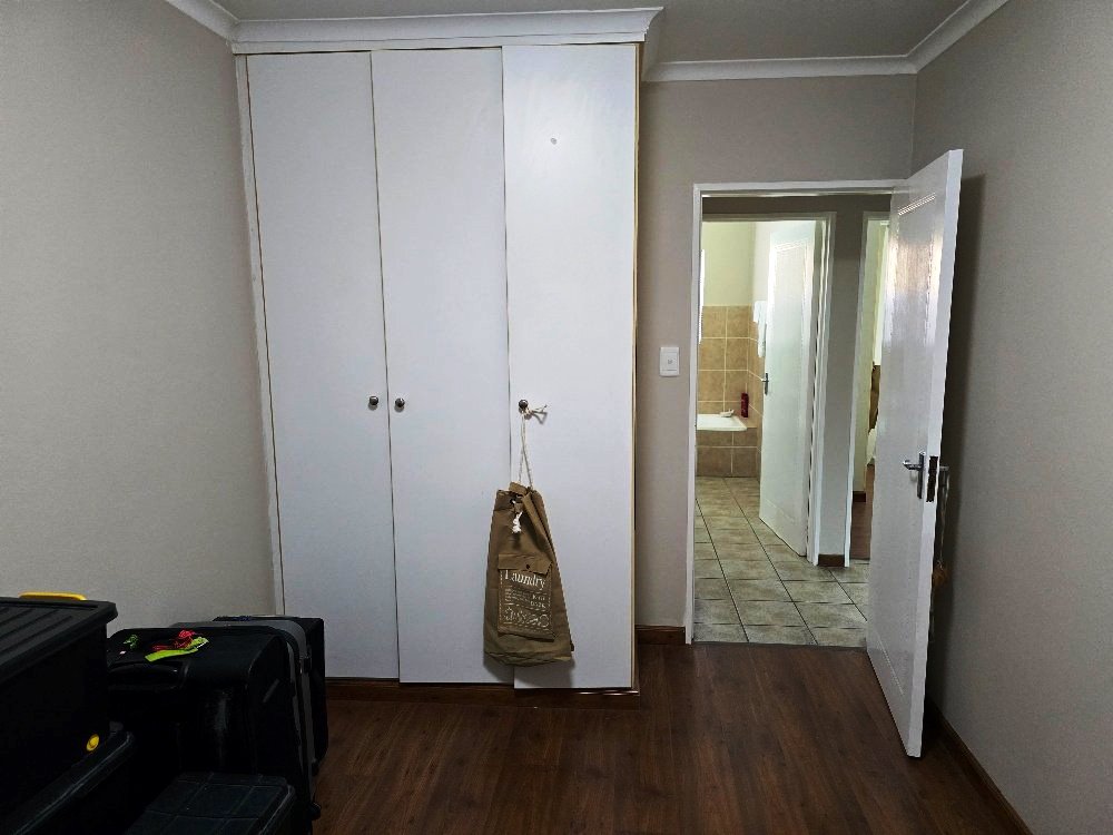 Three bedroom townhouse for sale in Sinoville