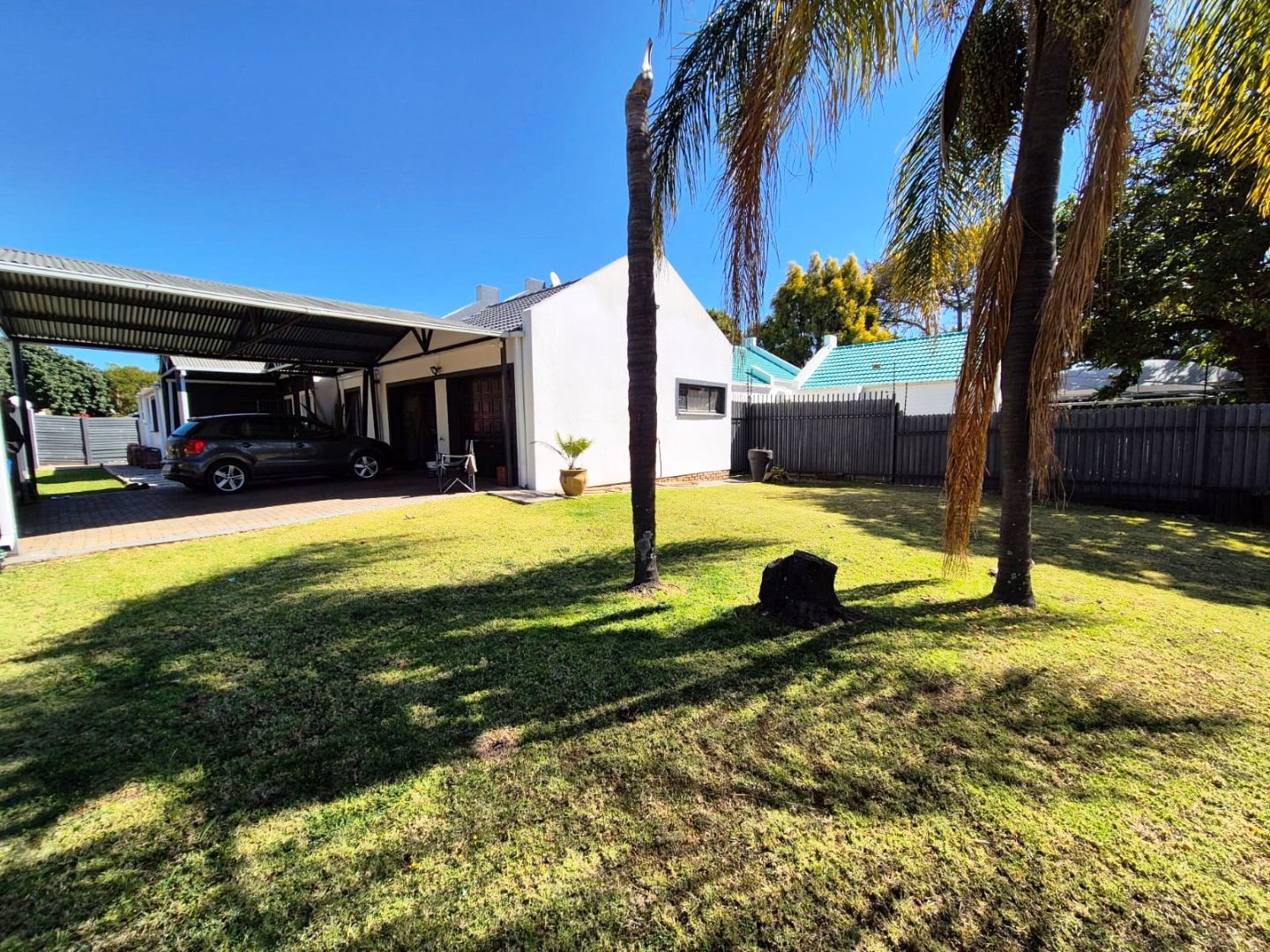 Three bedroom house for sale in Magalieskruin