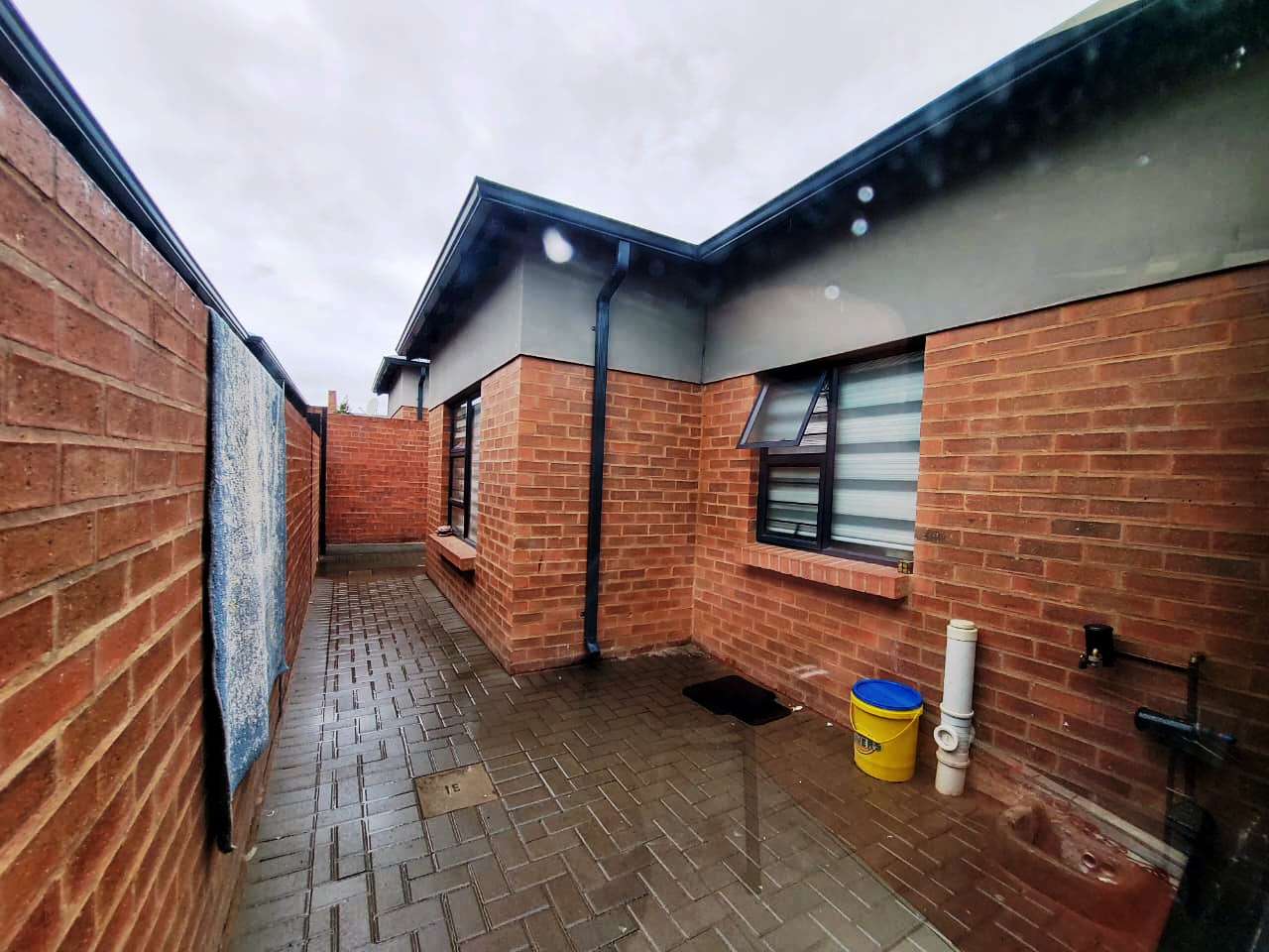 Three bedroom simplex for sale in Montana