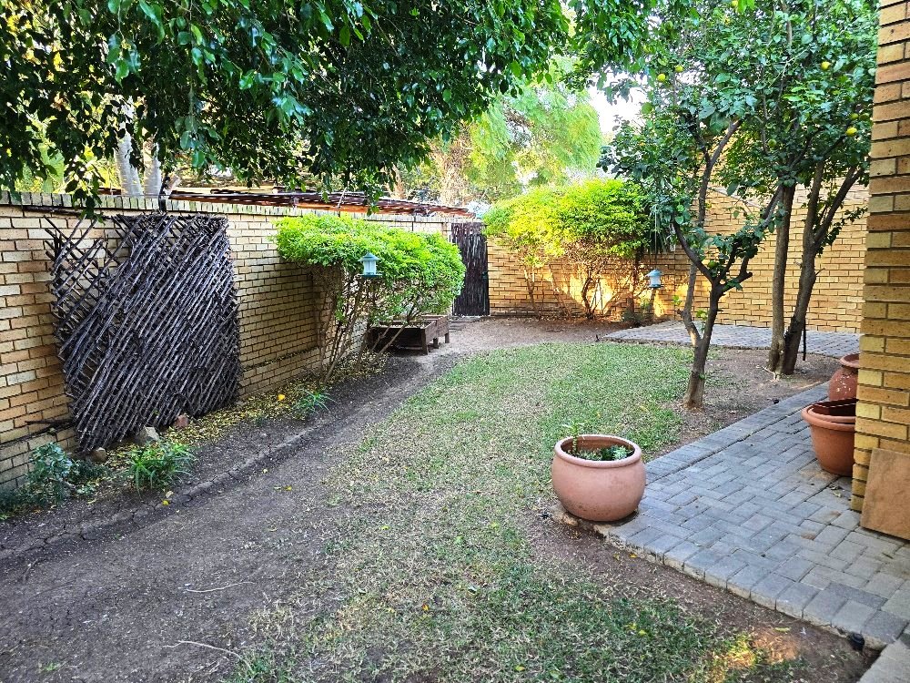 Three bedroom townhouse for sale in Sinoville