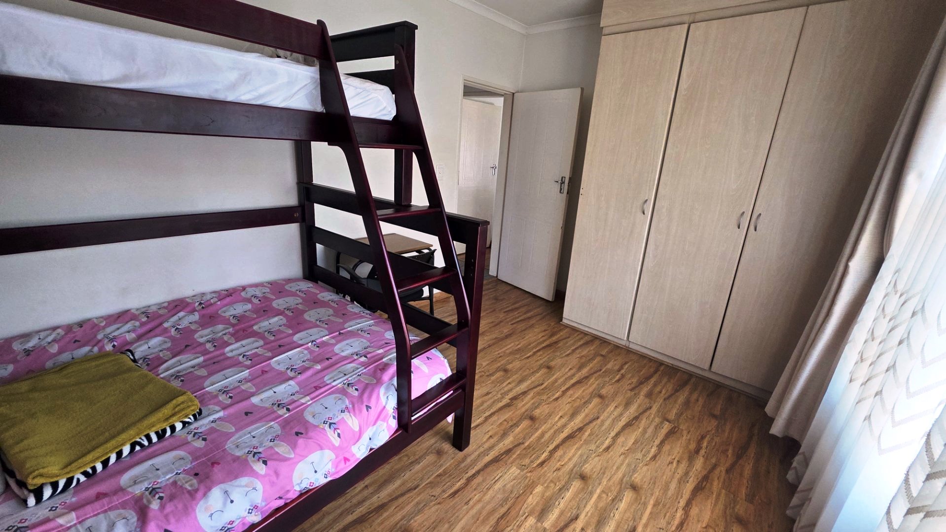 Five bedroom house for sale in Montana Tuine