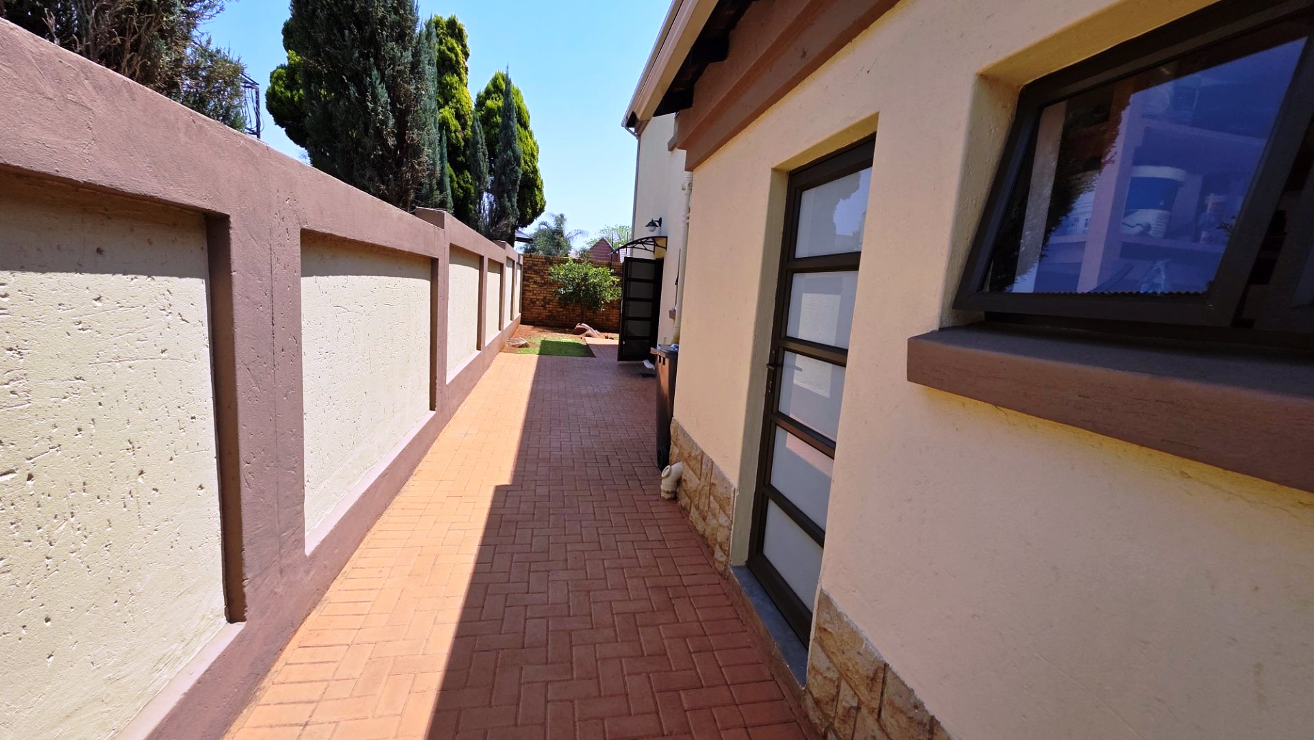 Five bedroom house for sale in Montana Tuine