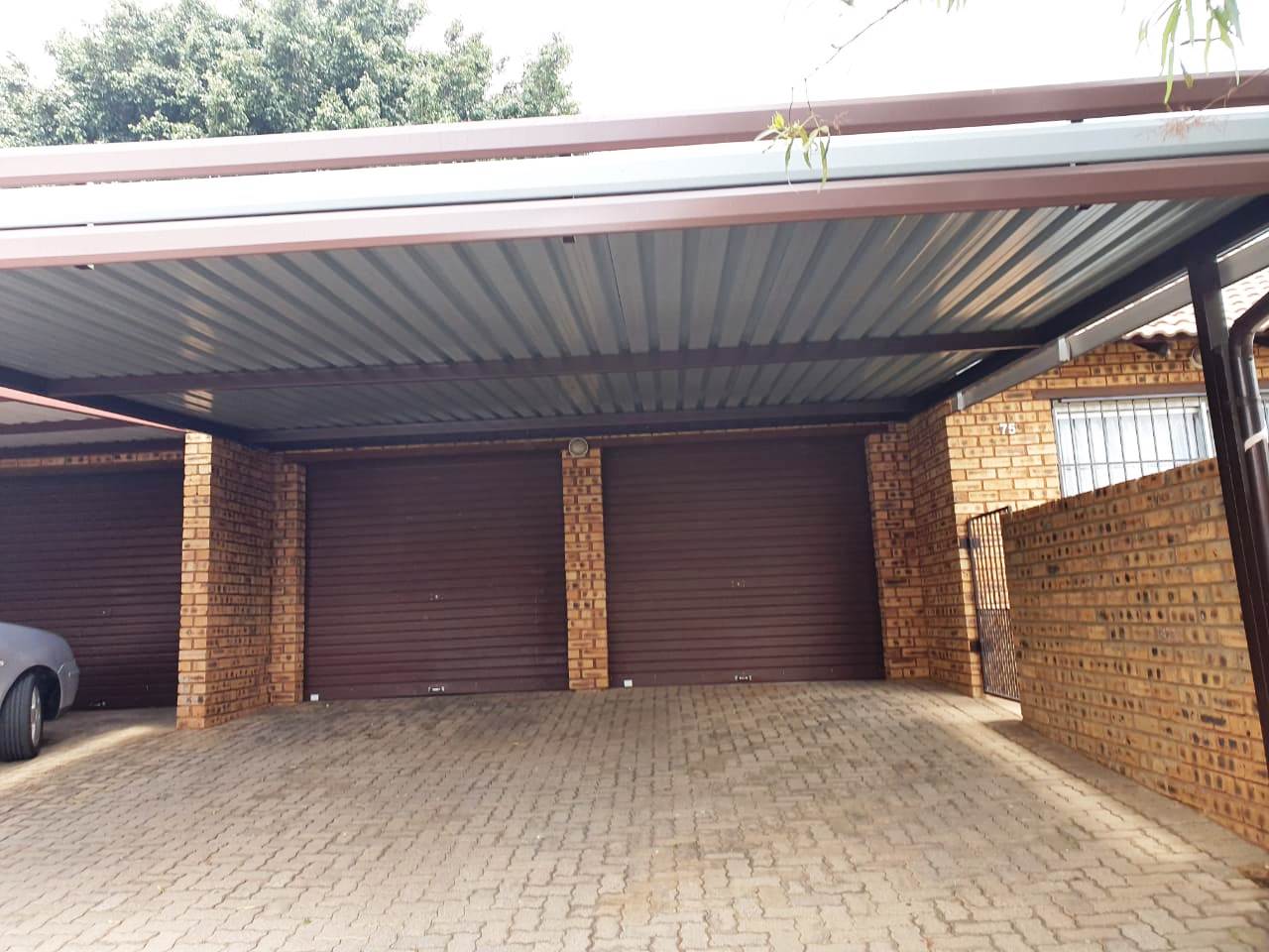 Two bedroom simplex for sale in Amandasig