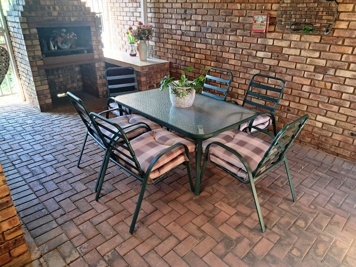 FT – Three bedroom for sale in Magalieskruin