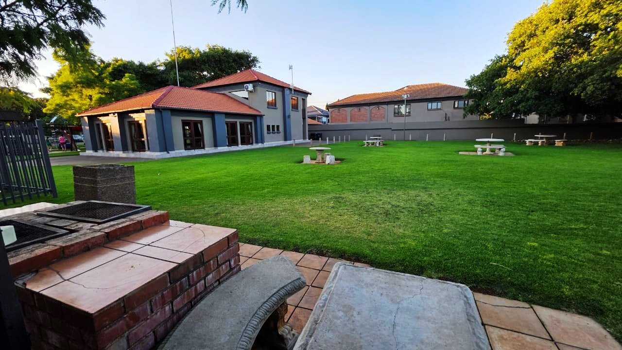 Five bedroom house for sale in Montana Tuine